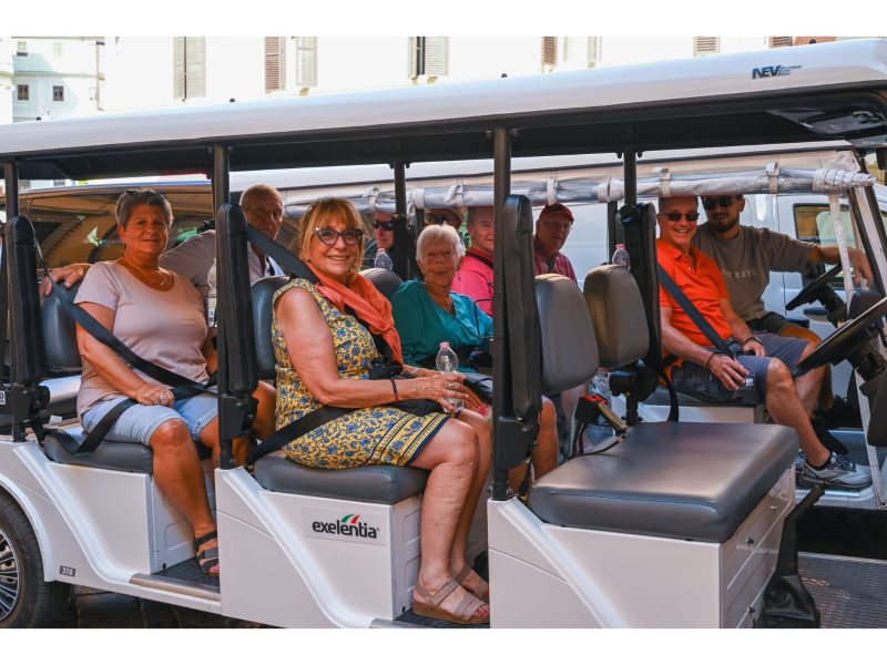 Rome sightseeing by golf cart